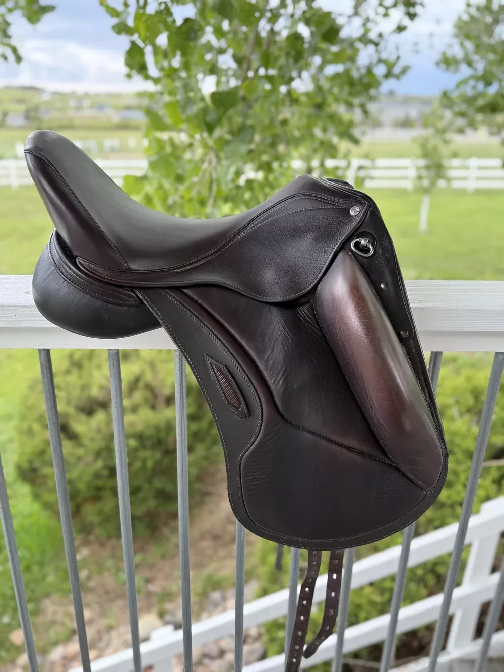 Brown Aviar Rook monoflap dressage saddle, 17.5" seat