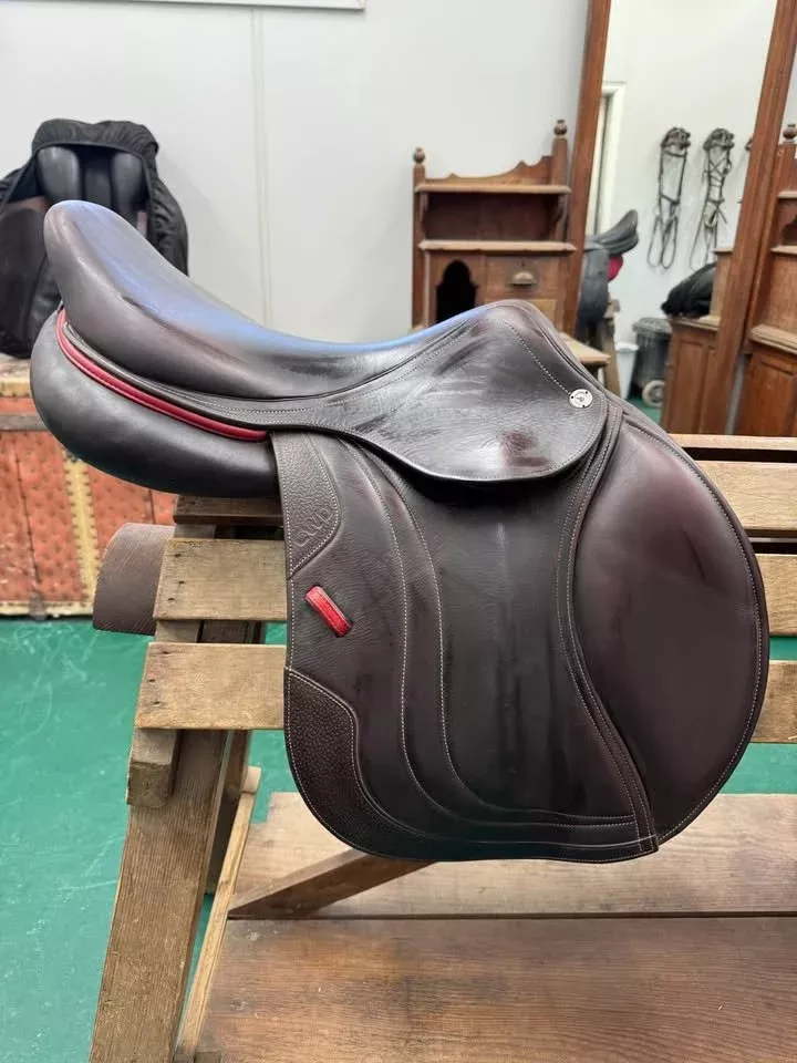 CWD jump saddle double flap 18"